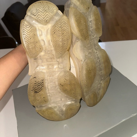 BALENCIAGA TRIPLE S - Picture 4 of 6